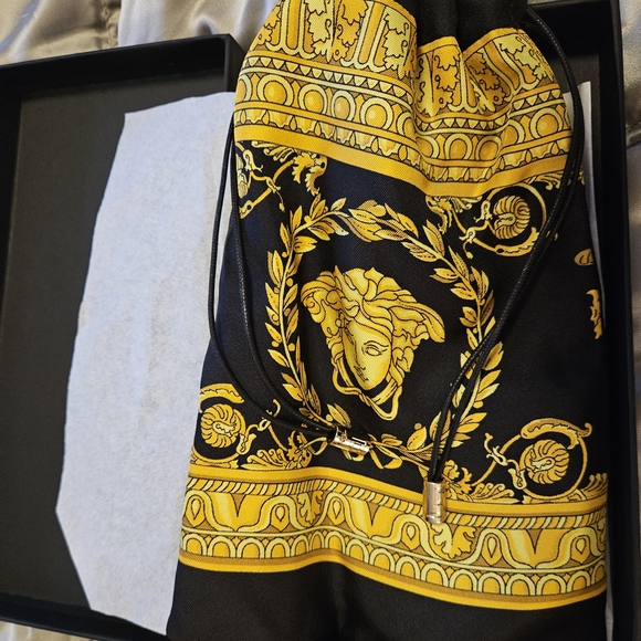 Versace Crete de Fleur Sleep Mask - Picture 12 of 12